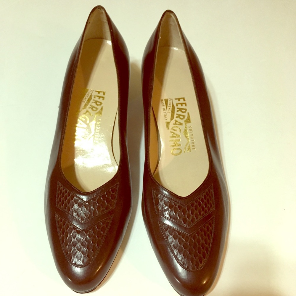 New Authentic Salvatore Ferragamo Brown Leather 7B